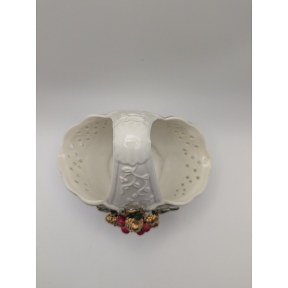Vintage White Ceramic Holly Berry Pinecone‎ Trinket Basket Candy Dish Gold Trim - Picture 3 of 7